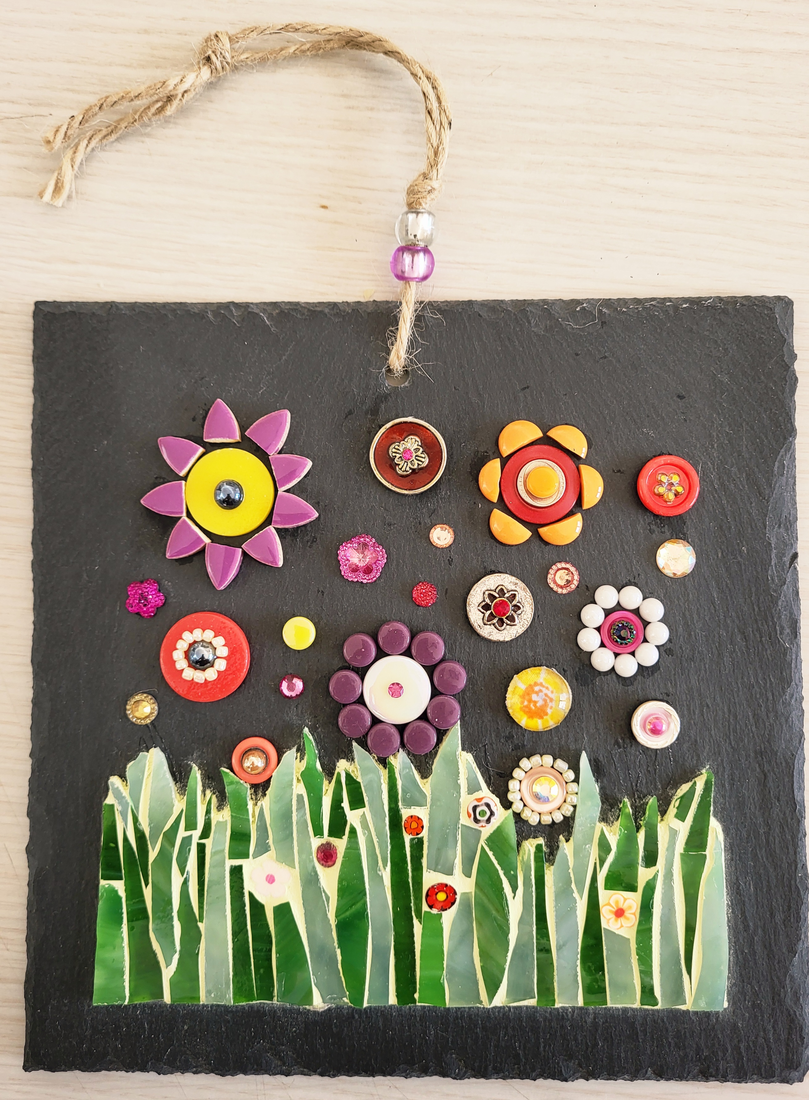 Petites fleurs dans la prairie